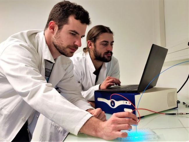 Virgile Barret-Vivin and Alexis Saintamand with endoscopy tech