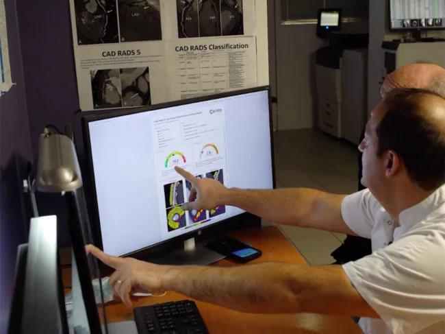 Customer using CaRi Heart