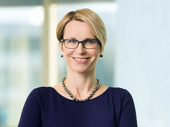 Emma-Walmsley-CEO-Glaxosmithkline-hero-pic-6-23