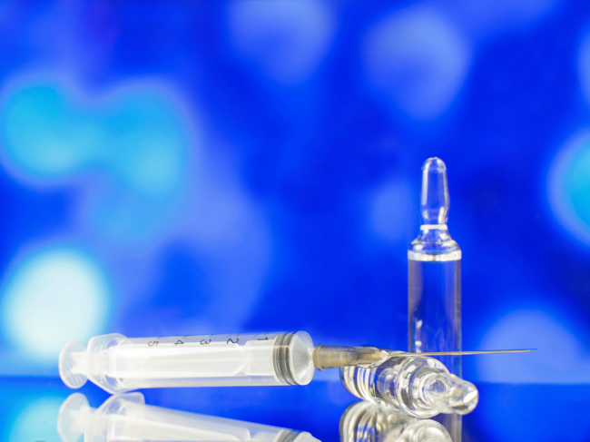 Syringe and ampoules