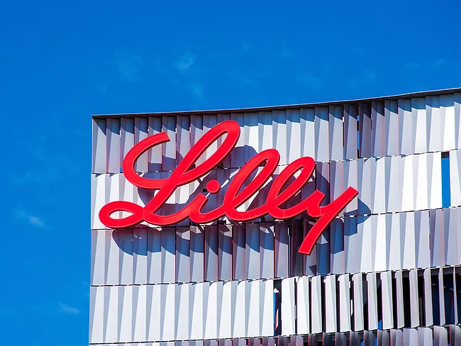 Eli Lilly logo atop Lilly Biotechnology Center campus in San Diego, Calif.